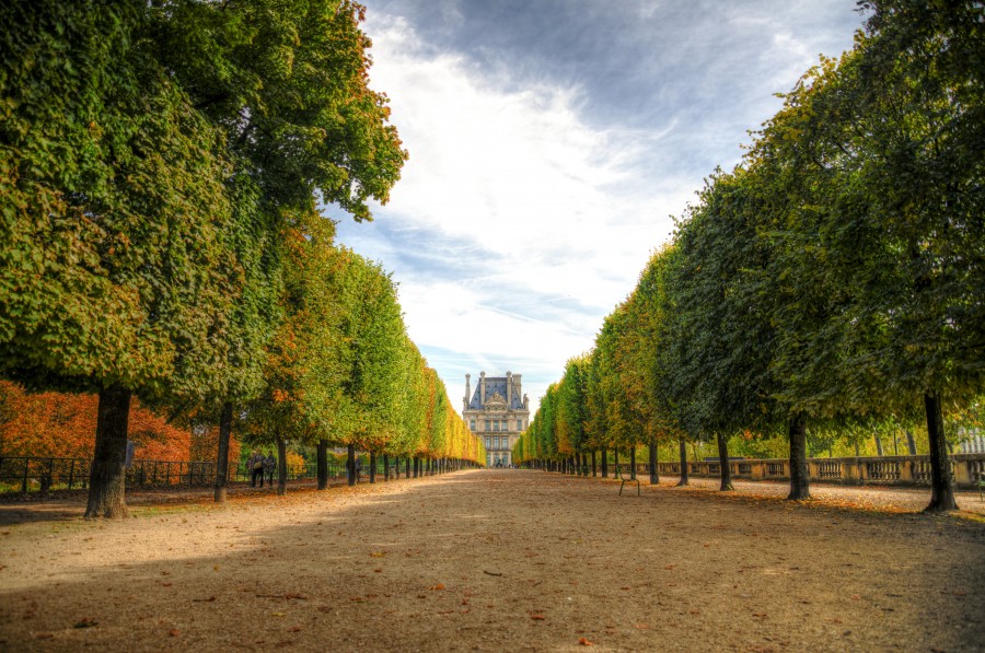 'Lane to Louvre' on skitterphoto